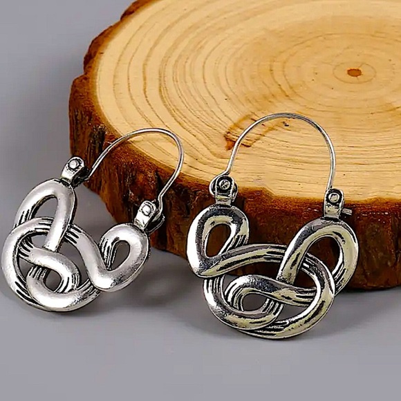 Silver Boho Geometric Irregular Dangle Earrings - Picture 3 of 6